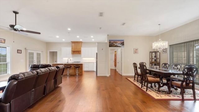 1005 Stone Bridge Street, Mt Pleasant, TX 75455