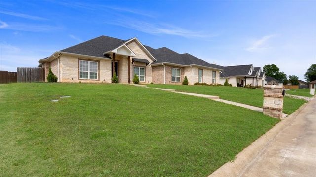 1005 Stone Bridge Street, Mt Pleasant, TX 75455