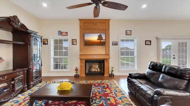 1005 Stone Bridge Street, Mt Pleasant, TX 75455