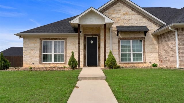 1005 Stone Bridge Street, Mt Pleasant, TX 75455