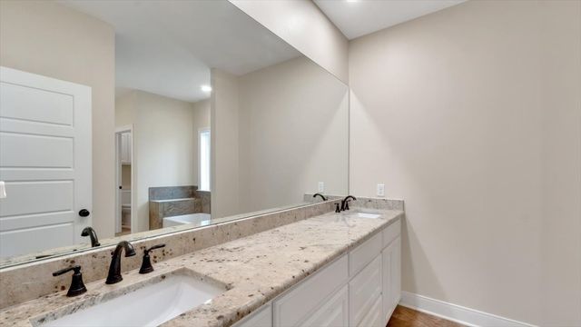 1005 Stone Bridge Street, Mt Pleasant, TX 75455