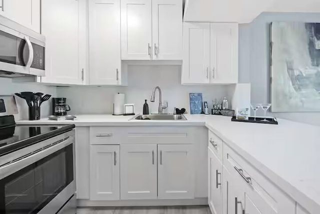 2015 NW 37th Terrace NW 403, Lauderdale Lakes, FL 33311