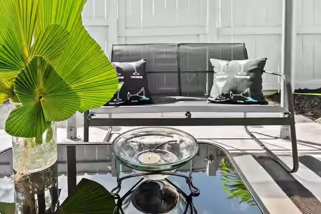 2015 NW 37th Terrace NW 403, Lauderdale Lakes, FL 33311