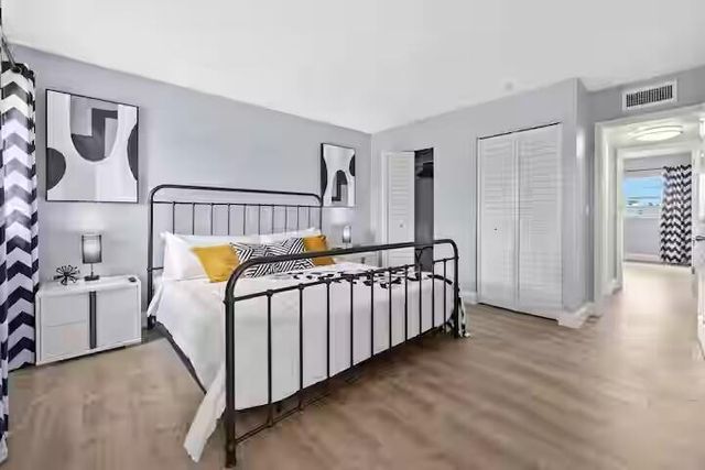 2015 NW 37th Terrace NW 403, Lauderdale Lakes, FL 33311
