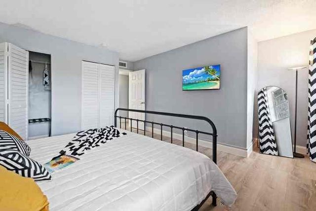 2015 NW 37th Terrace NW 403, Lauderdale Lakes, FL 33311