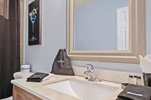 2015 NW 37th Terrace NW 403, Lauderdale Lakes, FL 33311