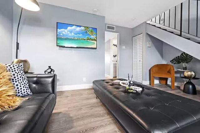 2015 NW 37th Terrace NW 403, Lauderdale Lakes, FL 33311