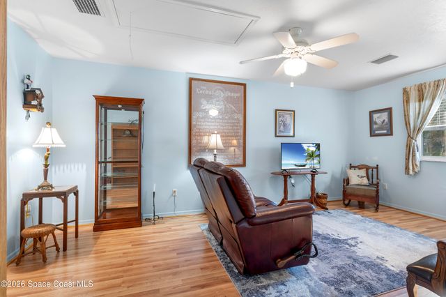 637 Roseland Road, Sebastian, FL 32958