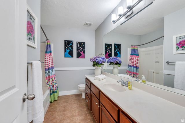 4497 W PALE MOON LN, South Jordan, UT 84009