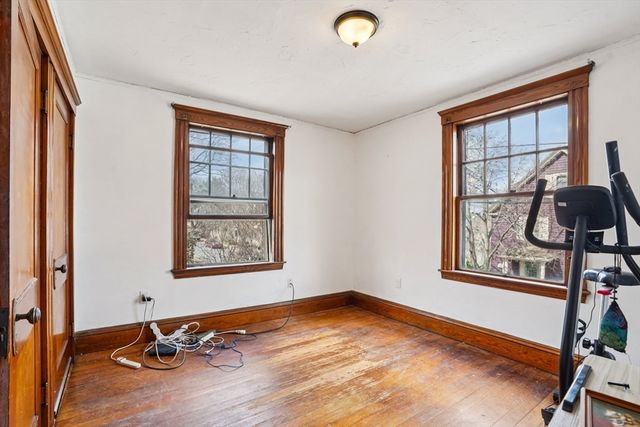 23 Bradford St, Salem, MA 01970