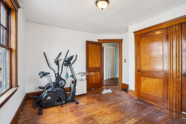 23 Bradford St, Salem, MA 01970