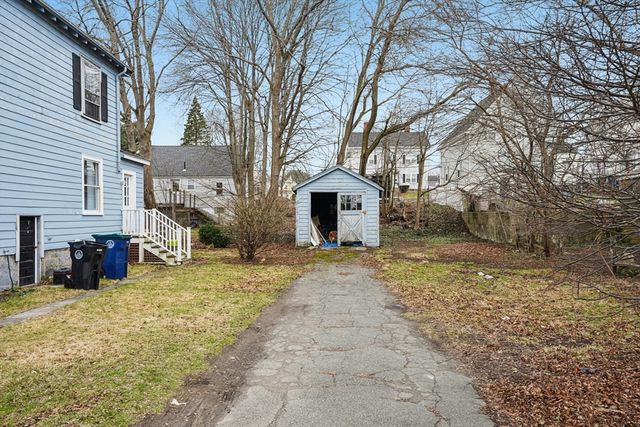 23 Bradford St, Salem, MA 01970