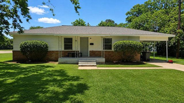 2616 Elm Avenue, Bay City, TX 77414