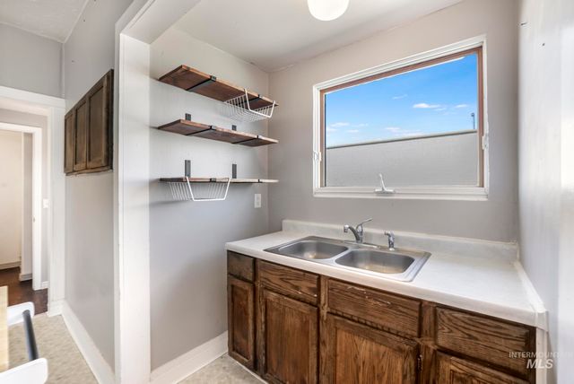 520 E 2nd Ave, Twin Falls, ID 83301