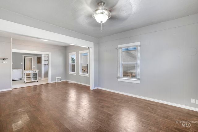 520 E 2nd Ave, Twin Falls, ID 83301