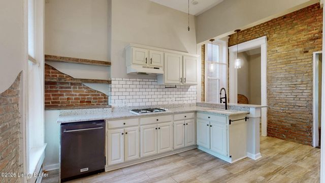 1036 S 6th St, Louisville, KY 40203