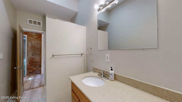 1036 S 6th St, Louisville, KY 40203