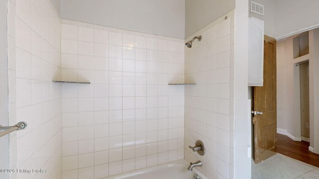 1036 S 6th St, Louisville, KY 40203