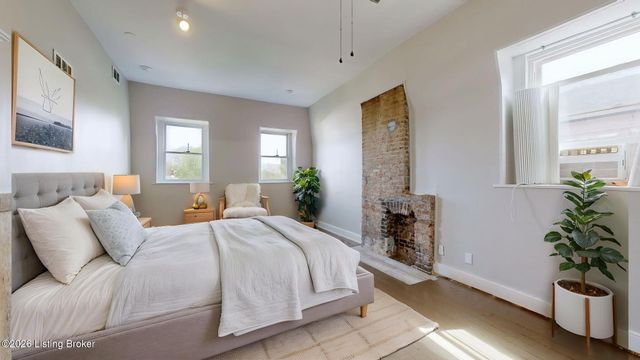 1036 S 6th St, Louisville, KY 40203