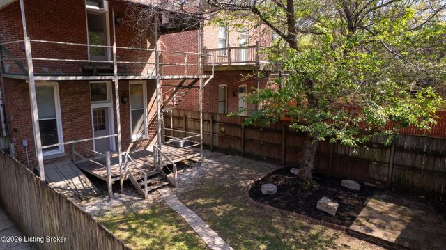 1036 S 6th St, Louisville, KY 40203
