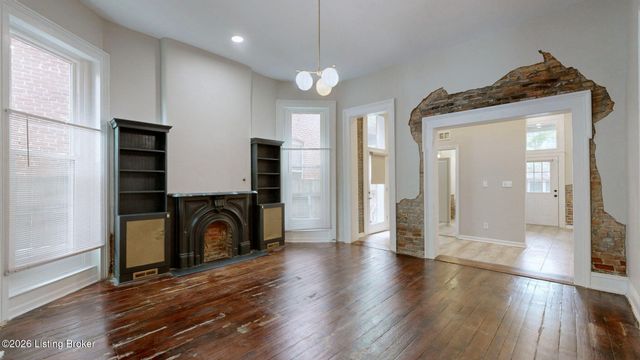 1036 S 6th St, Louisville, KY 40203