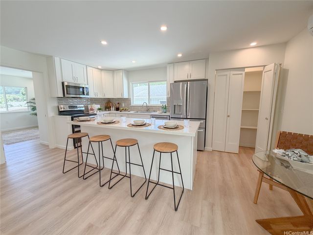 47-376 Ahuimanu Road D, Kaneohe, HI 96744