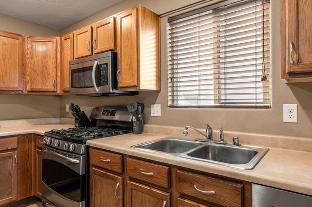 2451 Treviso Drive SE, Rio Rancho, NM 87124