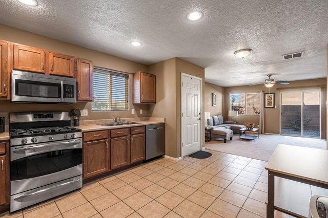 2451 Treviso Drive SE, Rio Rancho, NM 87124