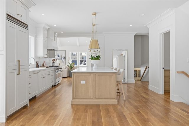 1 Plymouth Rd, Winchester, MA 01890