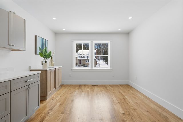 1 Plymouth Rd, Winchester, MA 01890