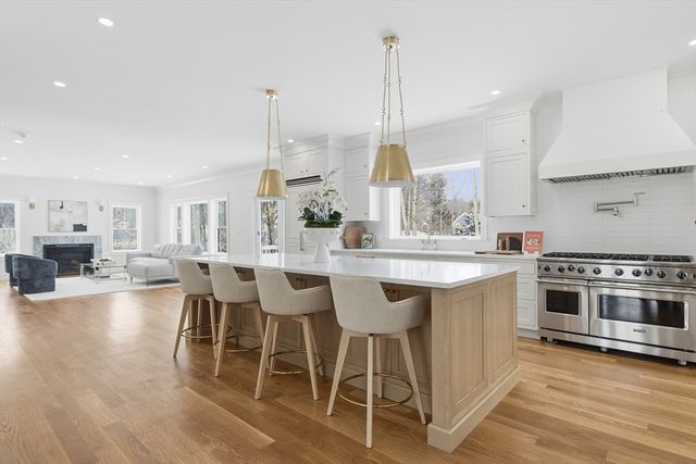 1 Plymouth Rd, Winchester, MA 01890