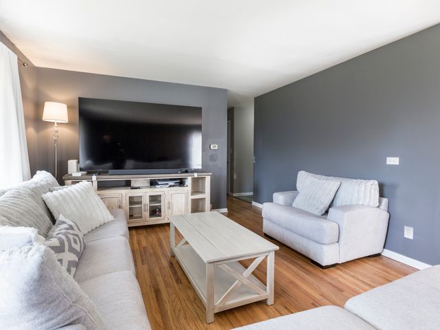 3005 Green Meadow Lane, Cary, IL 60013