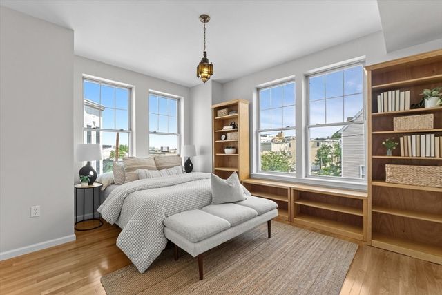 190 F St 6, Boston, MA 02127