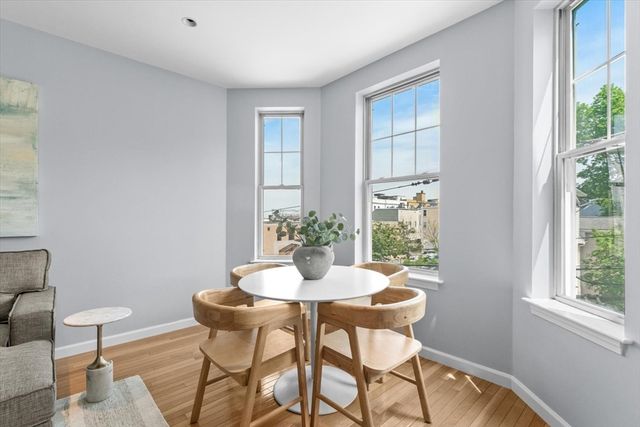 190 F St 6, Boston, MA 02127