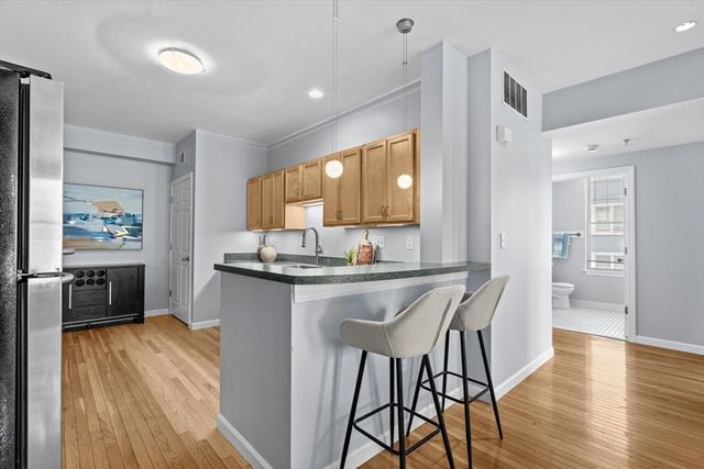 190 F St 6, Boston, MA 02127
