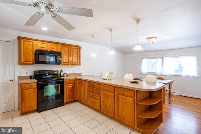 1519 MEADOWLARK RD, Wyomissing, PA 19610