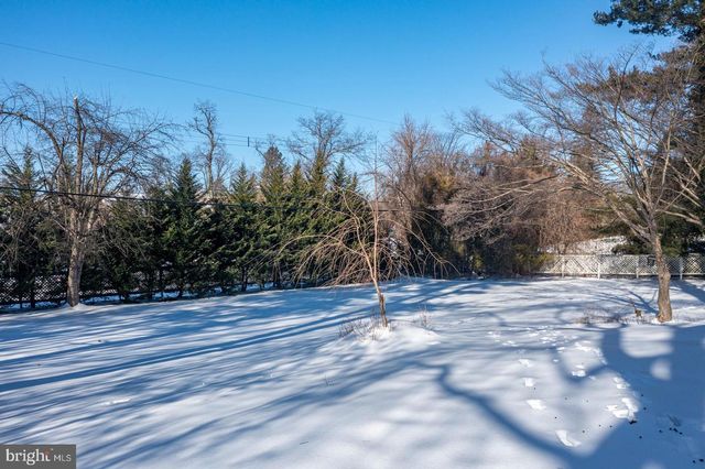 1519 MEADOWLARK RD, Wyomissing, PA 19610