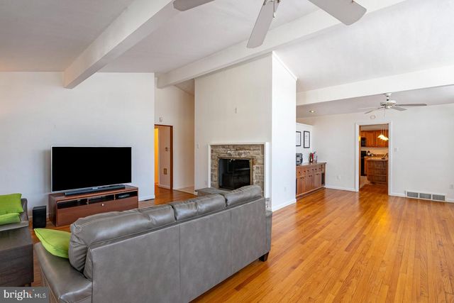 1519 MEADOWLARK RD, Wyomissing, PA 19610