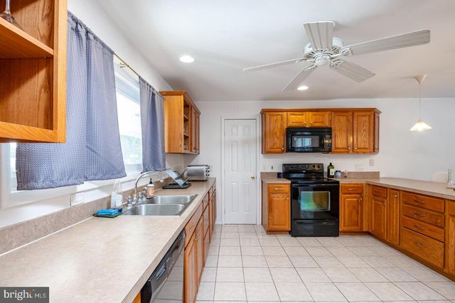 1519 MEADOWLARK RD, Wyomissing, PA 19610