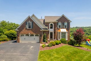 1734 Queens Drive, South Park, PA 15129