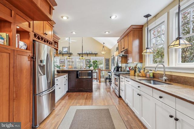 4612 ASBURY PL NW, Washington, DC 20016