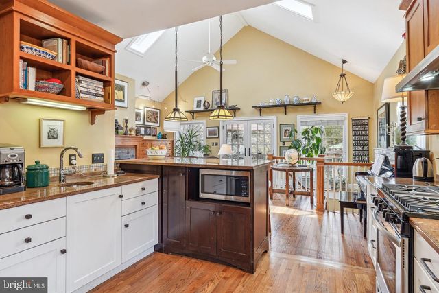 4612 ASBURY PL NW, Washington, DC 20016