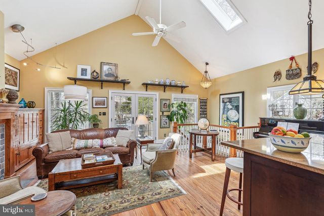 4612 ASBURY PL NW, Washington, DC 20016