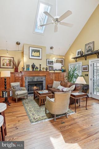 4612 ASBURY PL NW, Washington, DC 20016