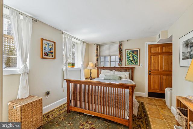 4612 ASBURY PL NW, Washington, DC 20016