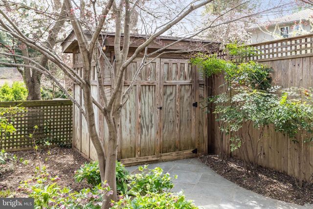 4612 ASBURY PL NW, Washington, DC 20016