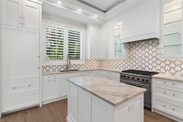 810 9th ST S, Naples, FL 34102