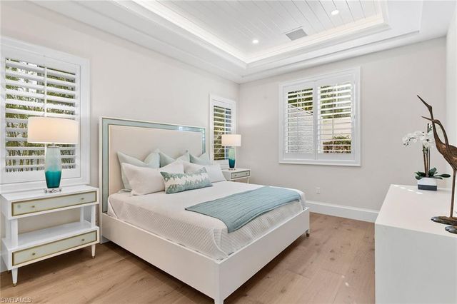 810 9th ST S, Naples, FL 34102