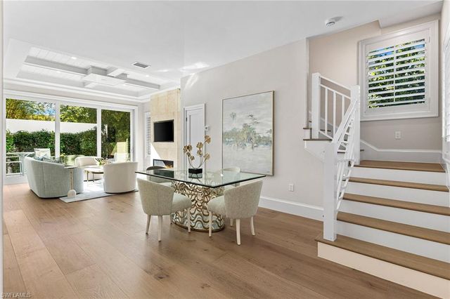 810 9th ST S, Naples, FL 34102