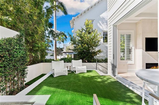 810 9th ST S, Naples, FL 34102